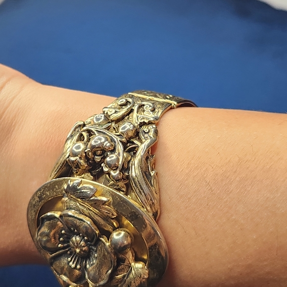Whiting & Davis Vintage 30s Art Noveau Floral Gold Safety Chain Bracelet